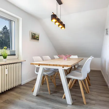 Haus Bergfried * برونلاغ